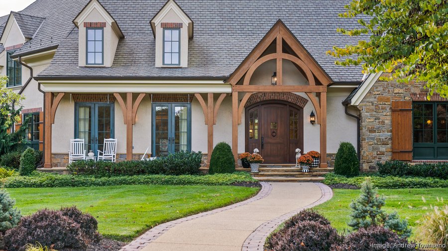 Great Falls estate with indoor ice rink, stables hits the market