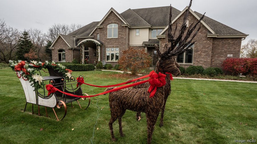 Christmas Fantasy House in Pewaukee turns on the glitz in 2021