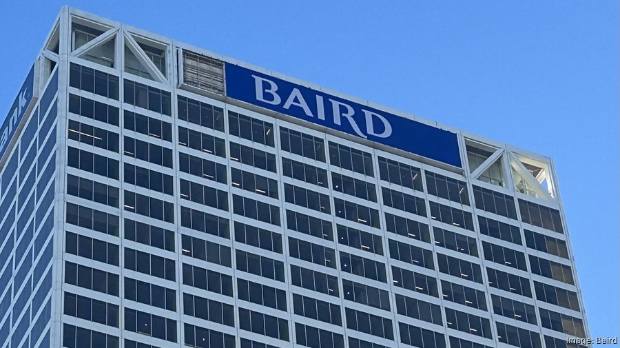 Baird sign installation atop U.S. Bank Center nears completion ...