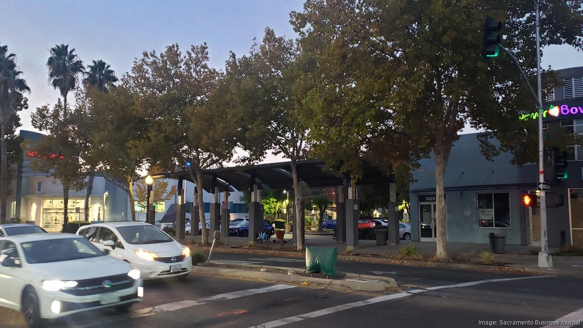 Walgreensanchored center on Broadway going to online auction