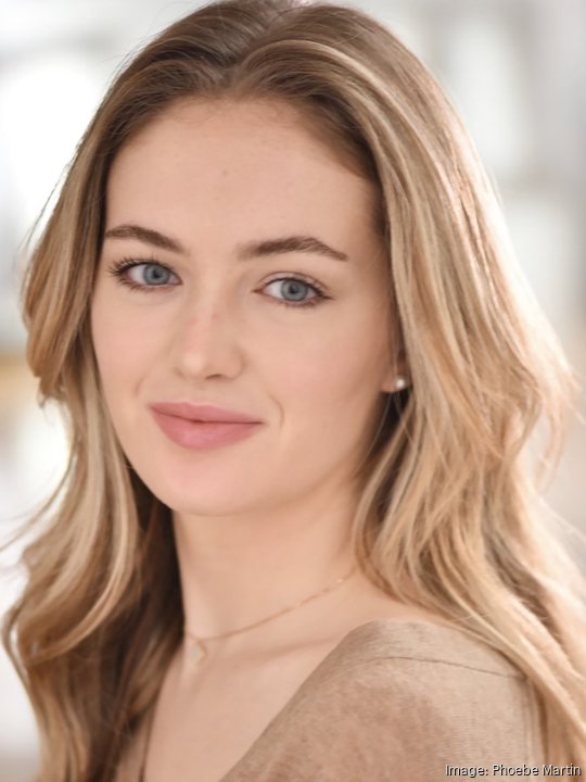 Phoebe Martin Headshot (1)