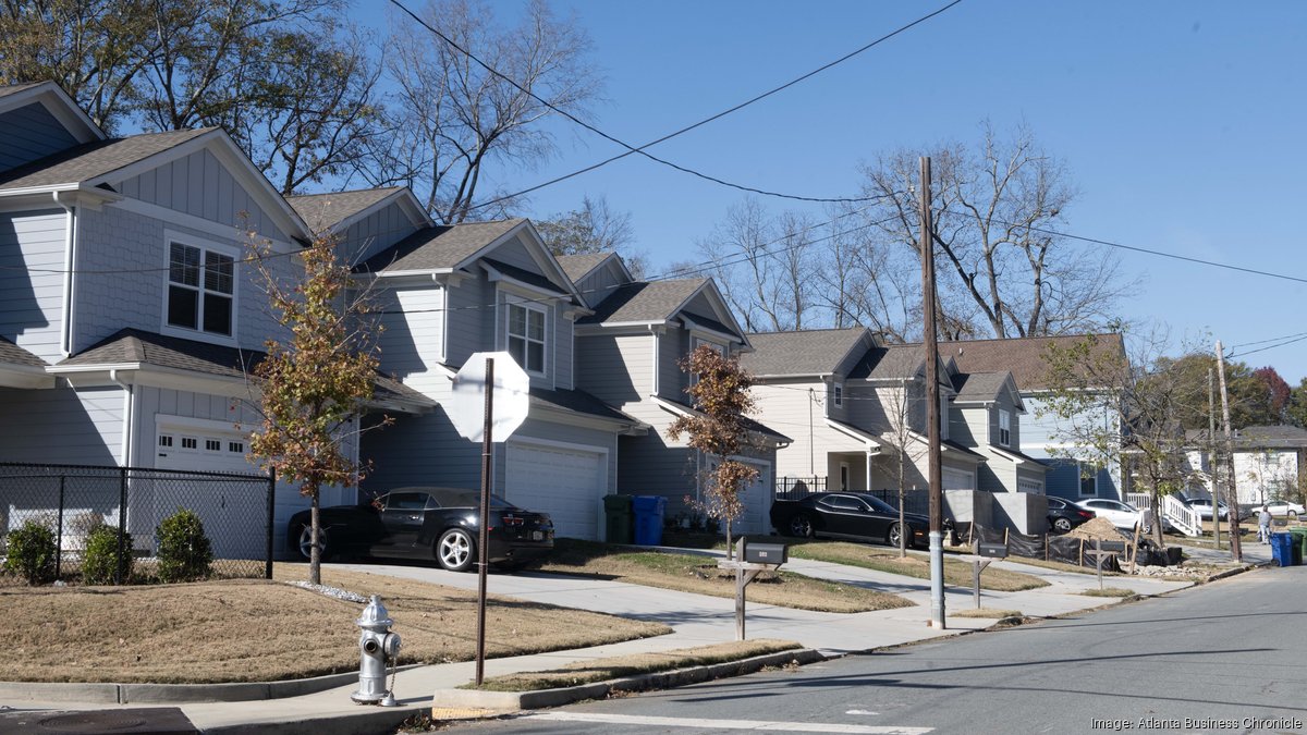Atlanta housing market sees pending home sales decline, per Redfin