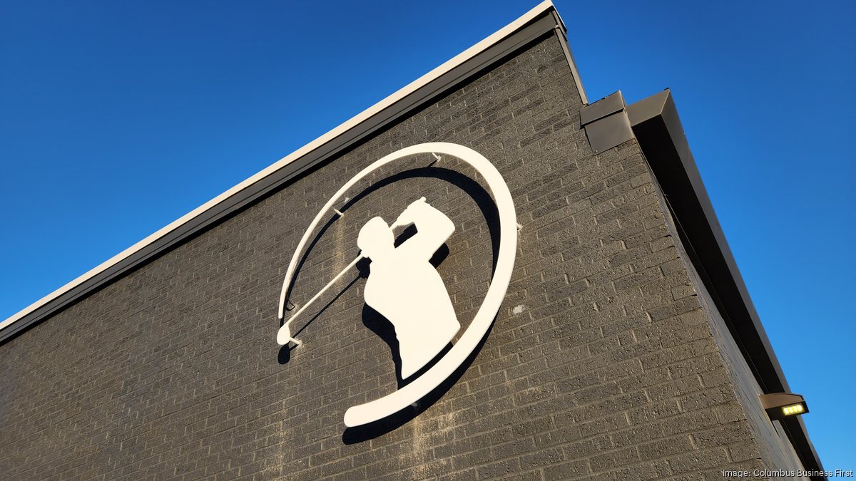 The Fairway opens in Upper Arlington with golf, games, food and drink