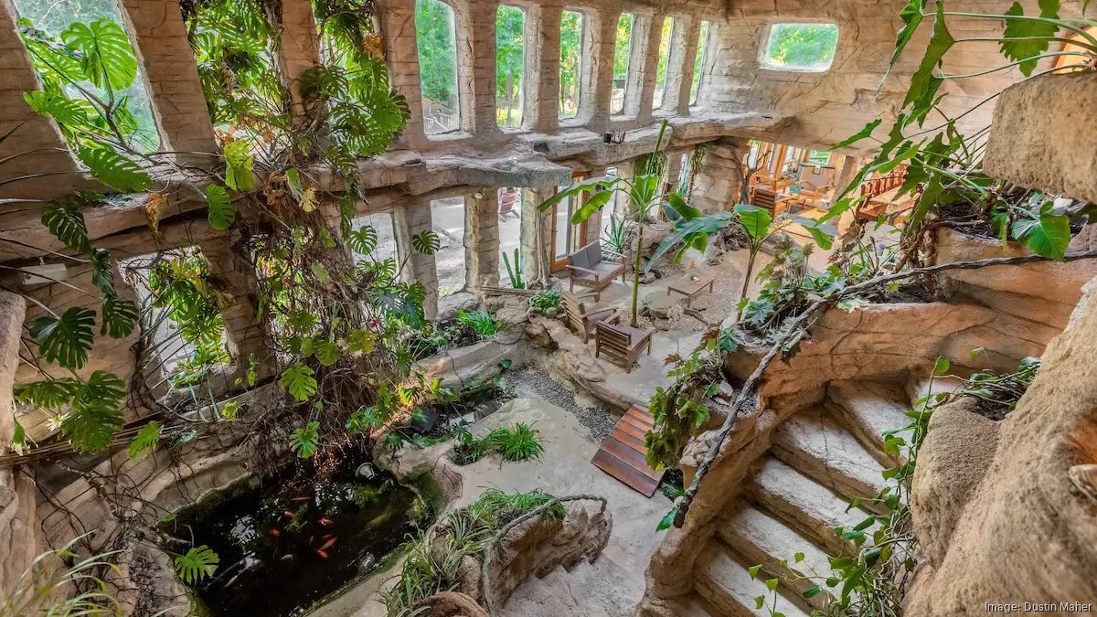 Viral New Berlin jungle home back on market after sale fell through: Open House