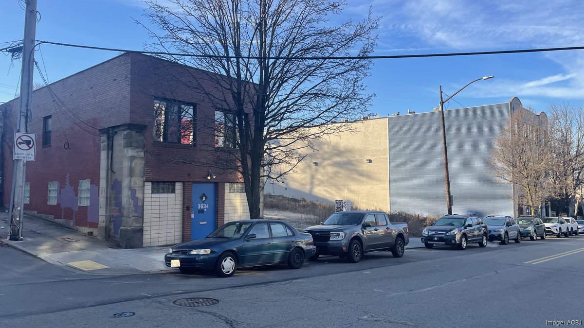 Meeting New Burgh Real Estate plans 50unit apartment project on Penn in Lawrenceville