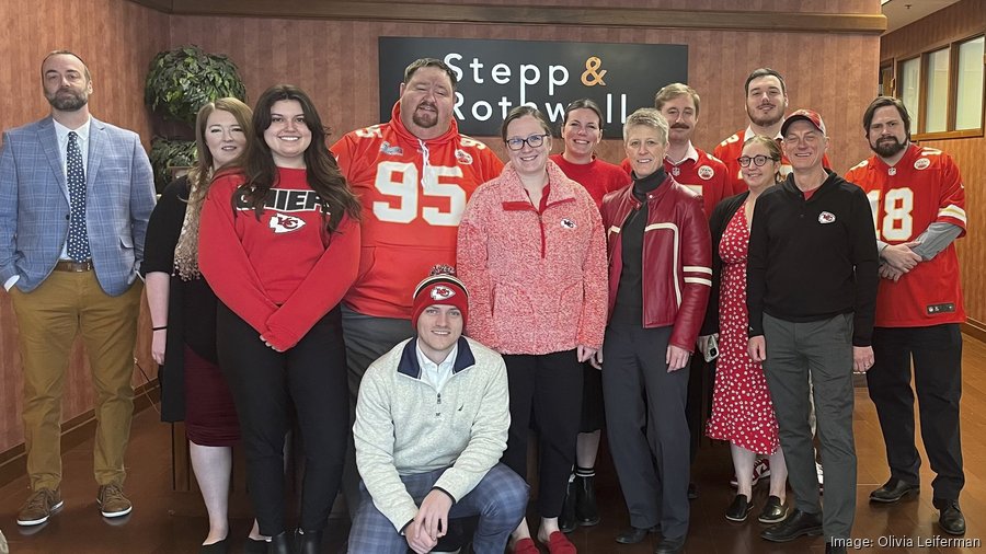 Step And Rothwell PHOTOS: KC companies revel in Red Friday ahead Chiefs playoff game ...
