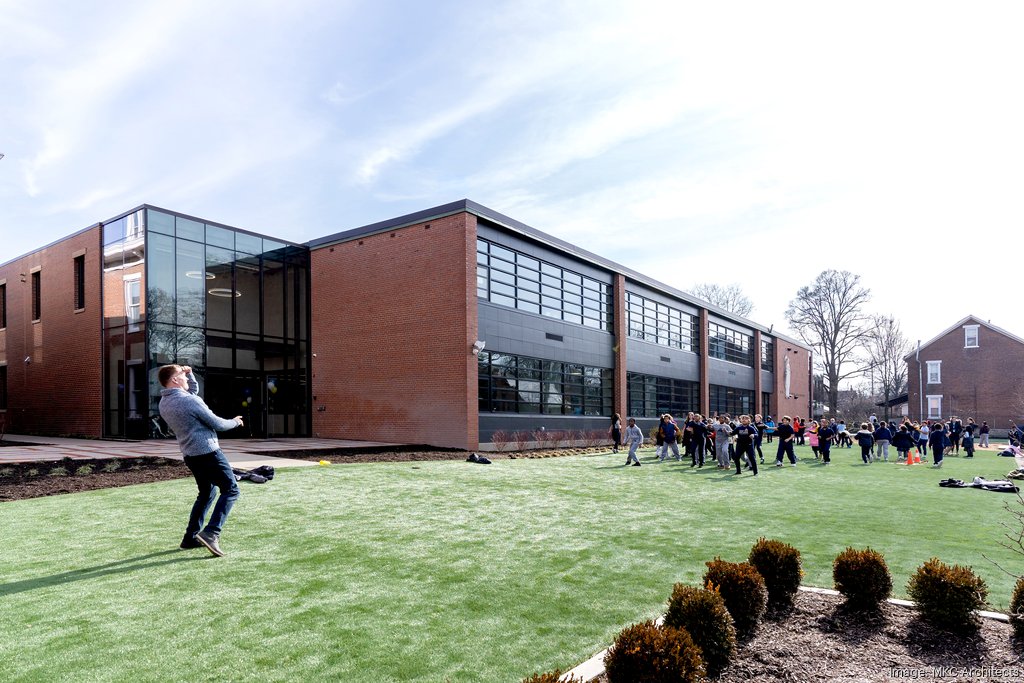 20-024front-lawn.jpg