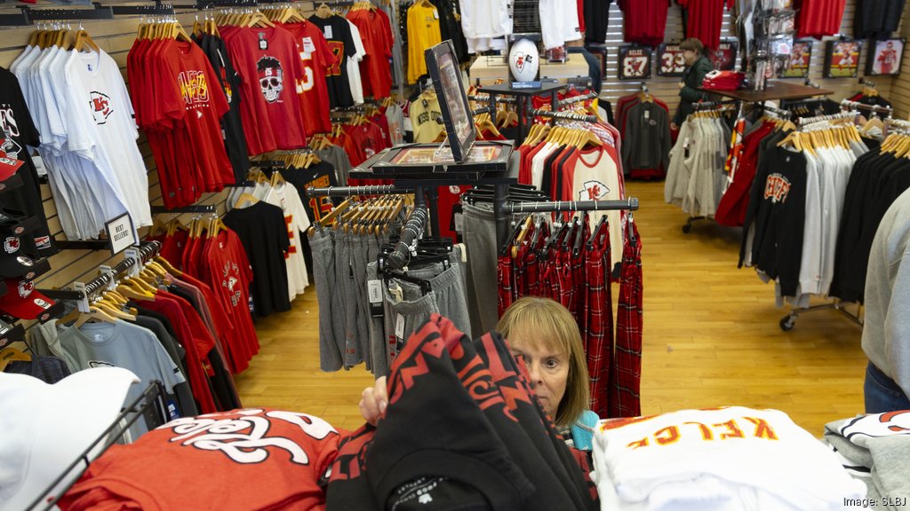 In stocking Chiefs gear St. Louis retailer takes cues from one