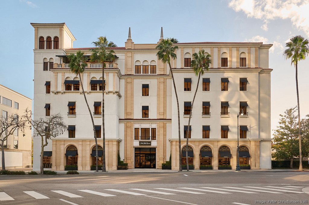 hero-1-saks-fifth-avenue-