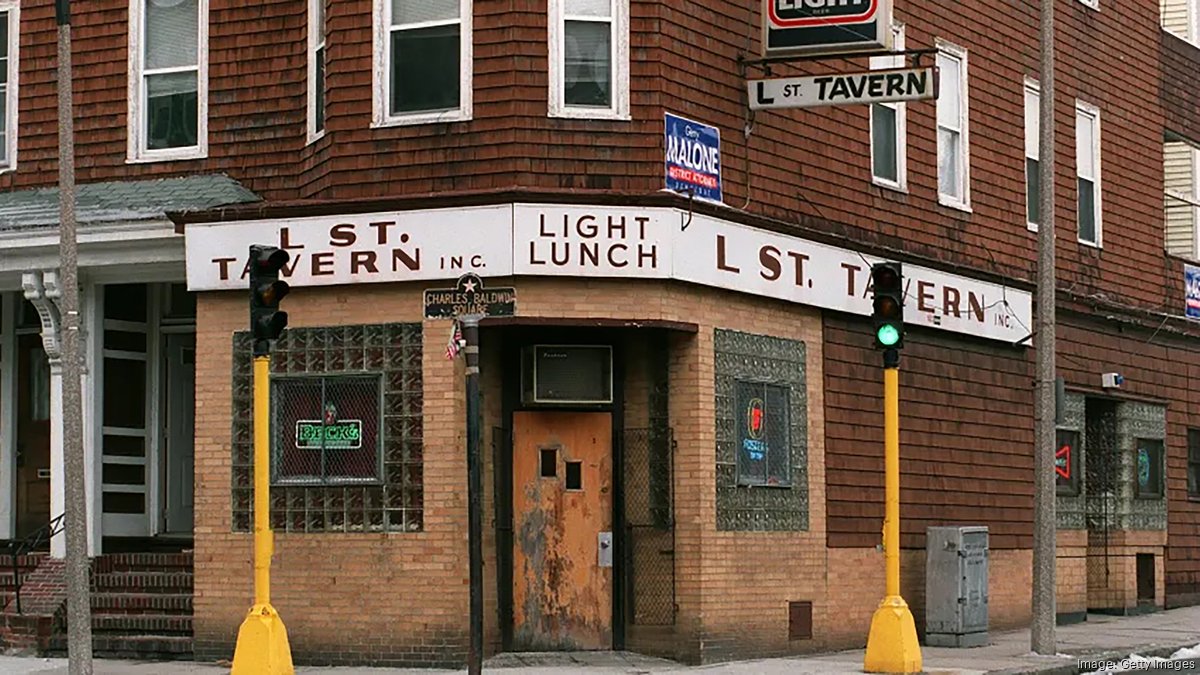 南波士顿酒吧“L Street Tavern”，出现在电影《心灵捕手》中，正在出售-波士顿商业杂志