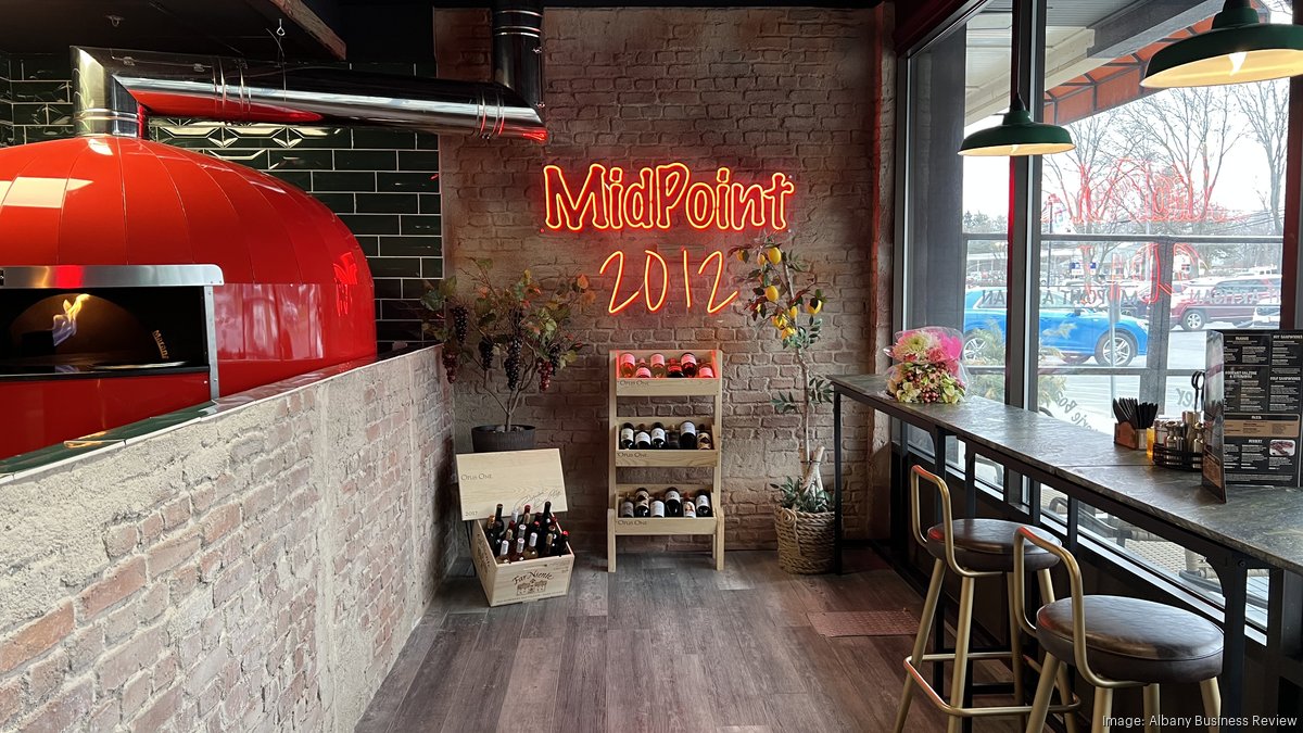 Midpoint Artisan Pizza opens at Latham's Newton Plaza - Albany