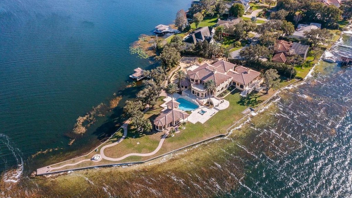 Windermere mansion on peninsula on Lake Down near Orlando for sale