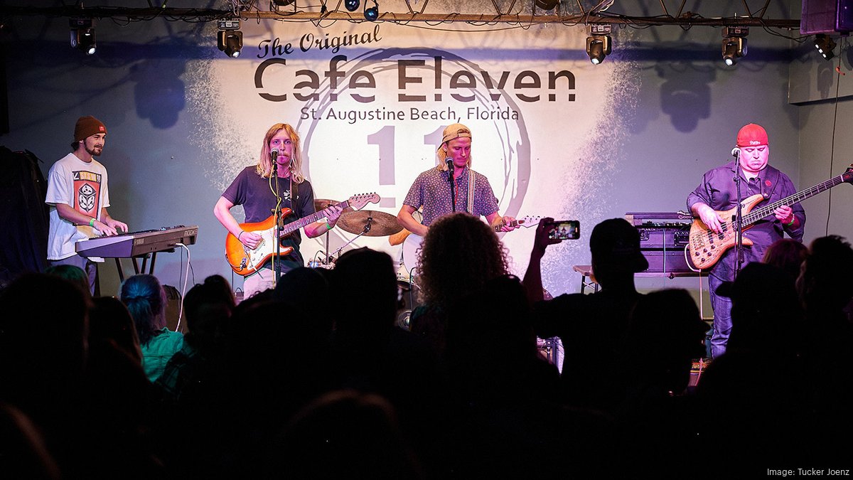 Cafe Eleven on St. Augustine Beach leans into entertainment to