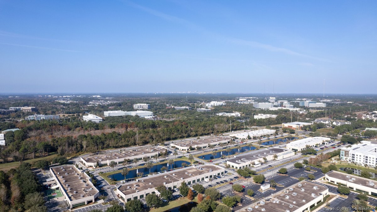 Cushman & Wakefield broker 19.2 million sale of Greystone at Town