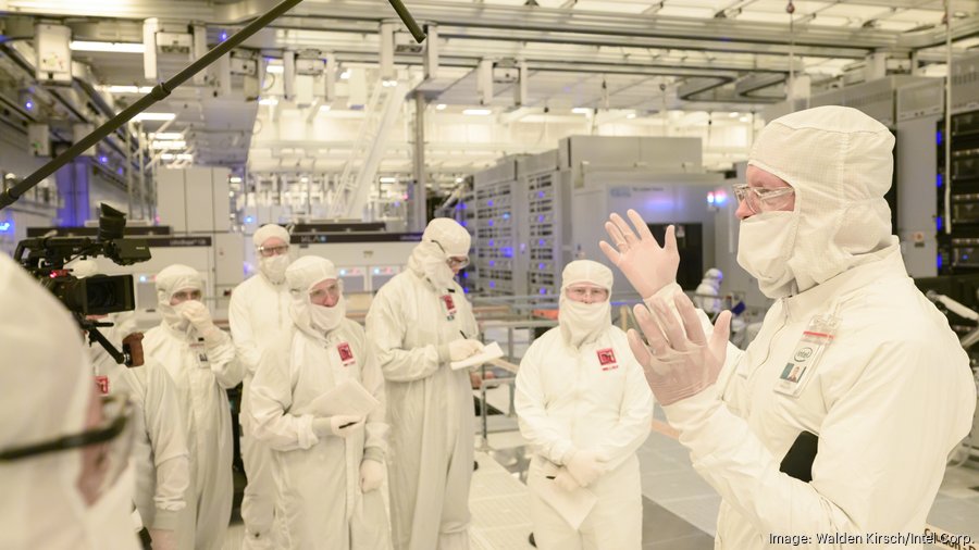 Intel unveils first-ever high-NA EUV technology at Oregon facility ...