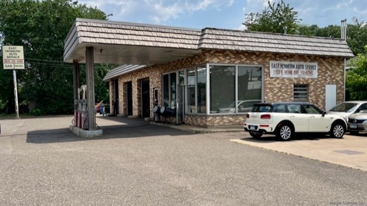 Roseville mechanic buys familyrun East Hennepin Auto Service