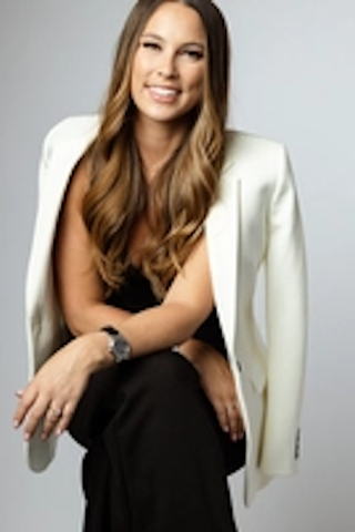 Lucy Vincent - Featured