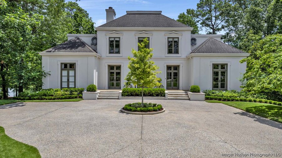 Lake mansion in Birmingham for sale at 4985 Heather Point Birmingham