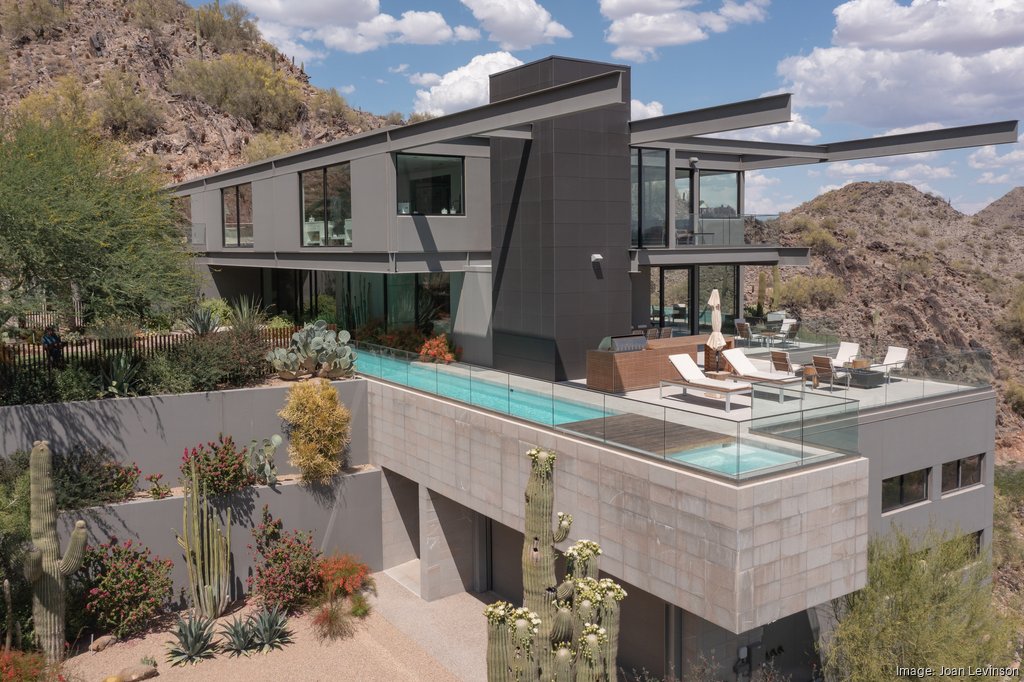 house on the hill ハウスオンザヒル　ロンパース　レギンス　馬 7560-n-silvercrest-way-aerial.jpg
