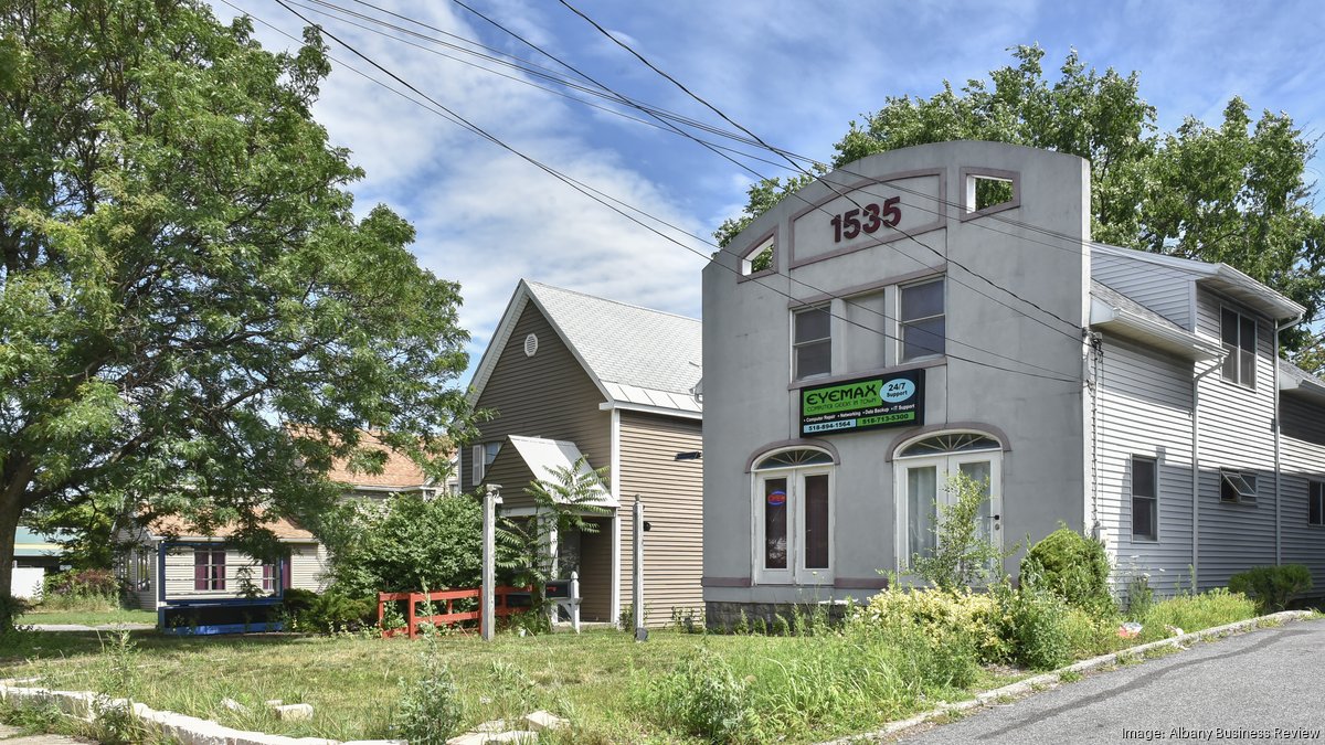 Taco Bell franchisee targets Central Avenue site for new location