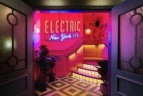 Life record in America : N.Y.C. shuffle… Life record in America : N.Y.C. shuffle… Shuffle Inc