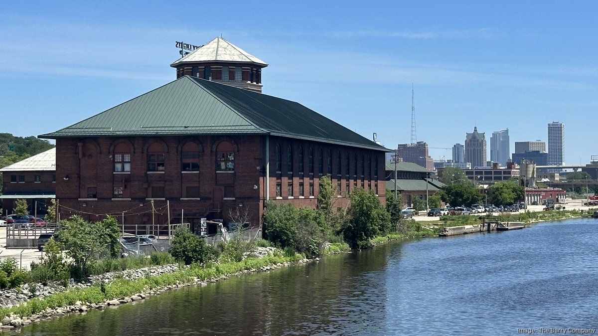 After skate park's exit, historic Menomonee Valley building still for sale