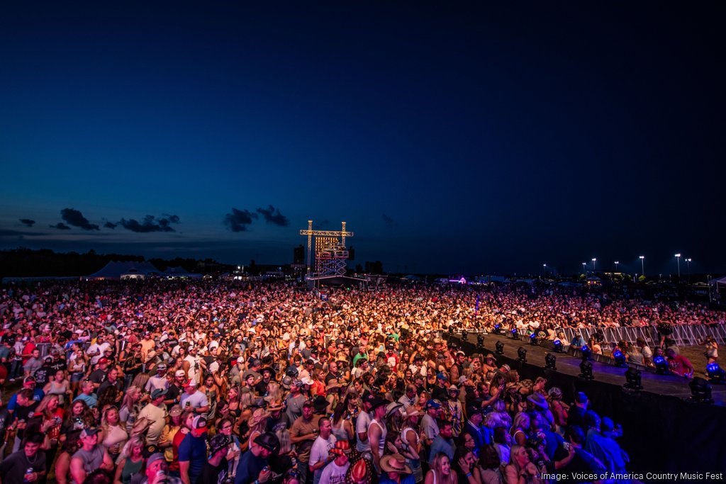 VOA Country Music Fest draws 100,000 to West Chester