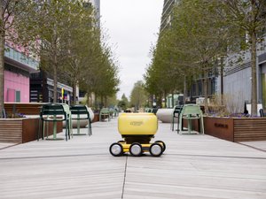 Peyk delivery robot in the Seaport