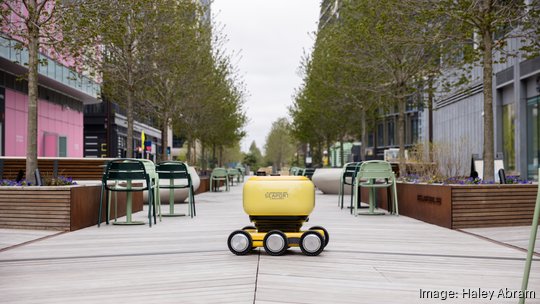 Peyk delivery robot in the Seaport