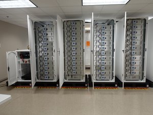 A grid of PolyJoule batteries