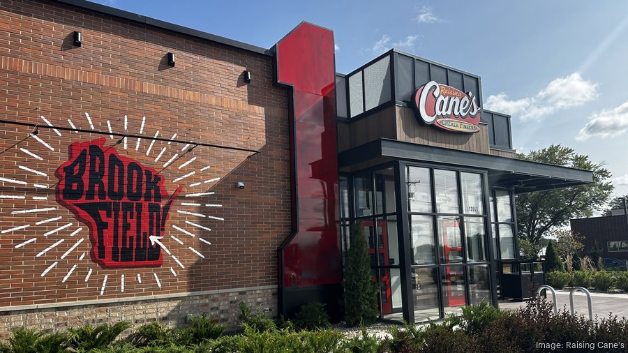 Raising Cane's sets early September 2024 opening in Brookfield