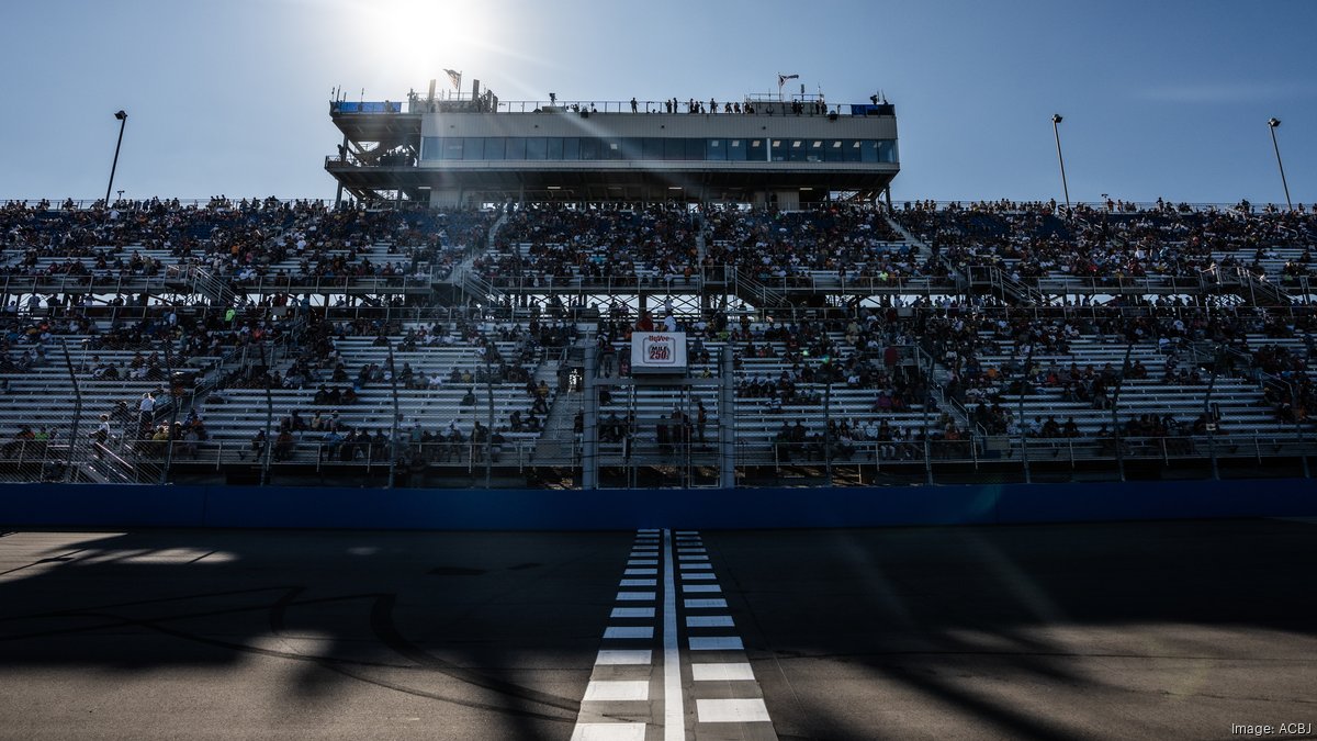 IndyCar races to success at Milwaukee Mile thanks to large crowds, good