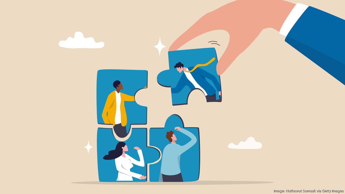 Amazon the latest major company to reexamine middlemanager jobs St