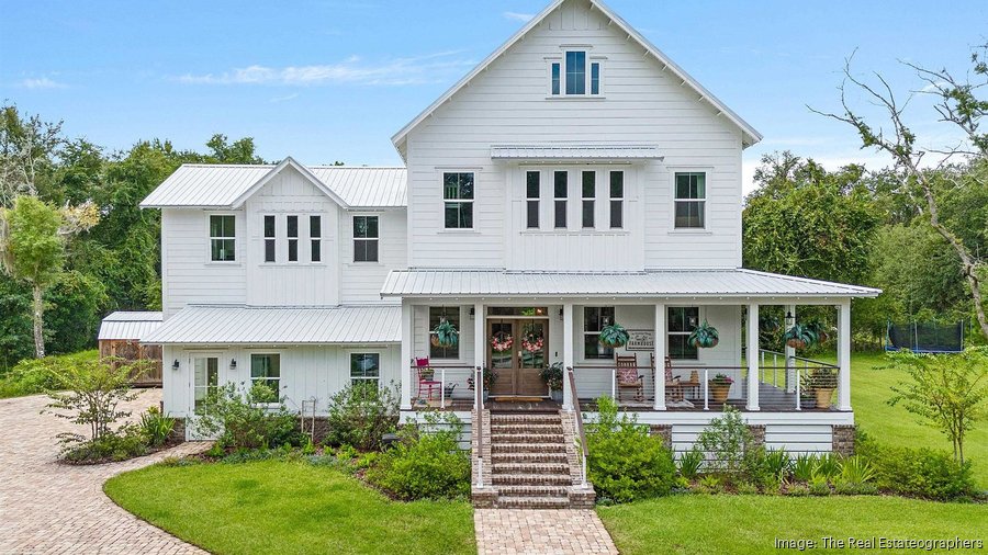 Famous Jett Set Farmhouse in St. Johns under contract Jacksonville