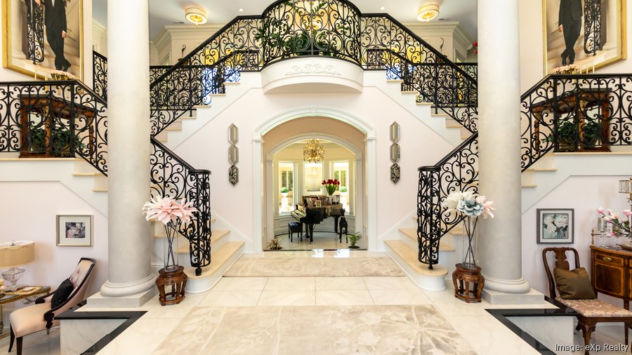 Villa Hills mansion on Squire Oaks Drive for sale for $5.9M