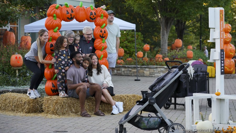 Cincinnati Zoo debuts Jack O'Lantern Glow for Halloween 2024