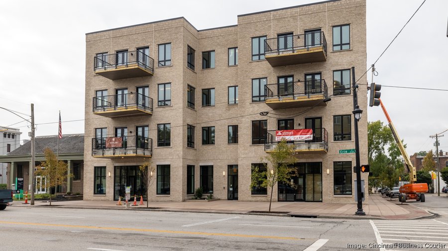 Cincinnati Luxury Apartments With Garden photo