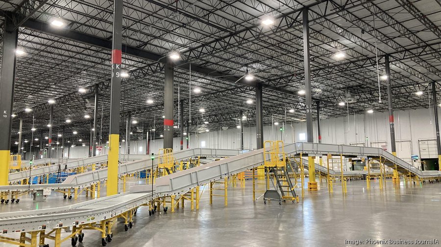 Amazon opens three new Phoenix metro locations with plans to hire