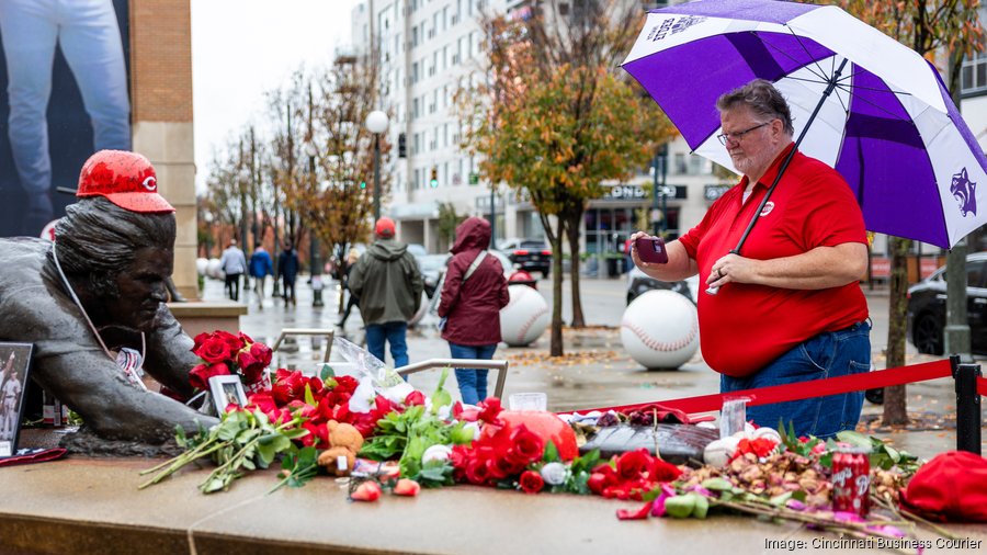 Reds hold memorial for Pete Rose at Great American Ball Park
