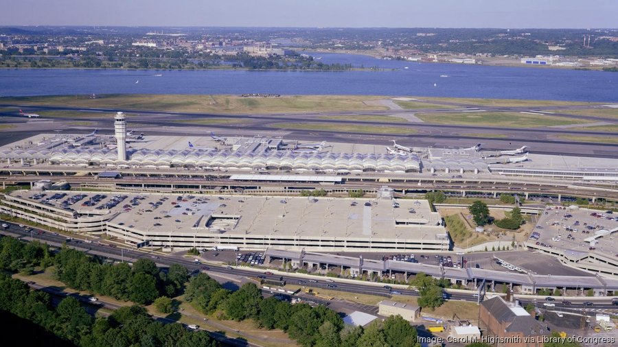 Plane crash of Wichita flight revives congestion concerns at DCA St