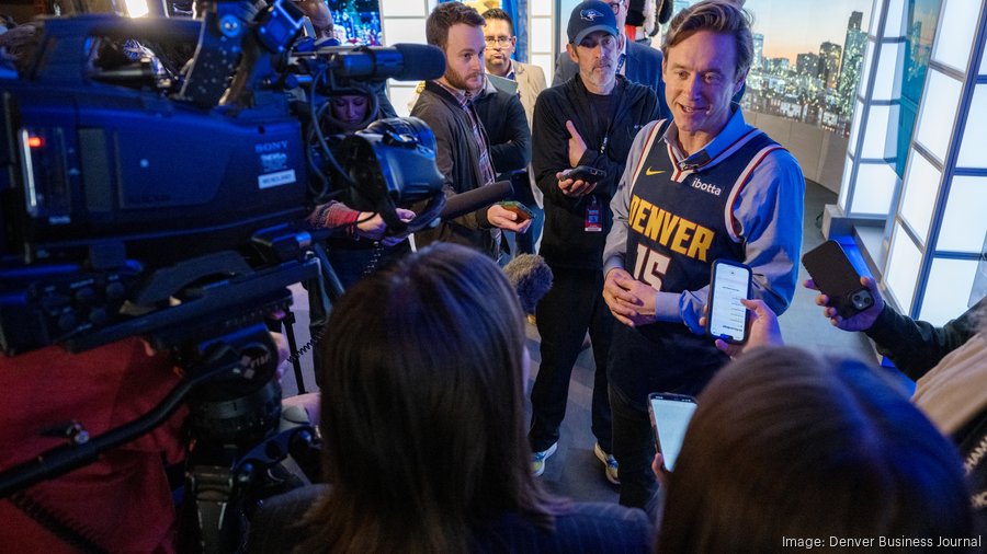 Kroenke, Comcast strike deal to show Avs, Nuggets games on Xfinity ...