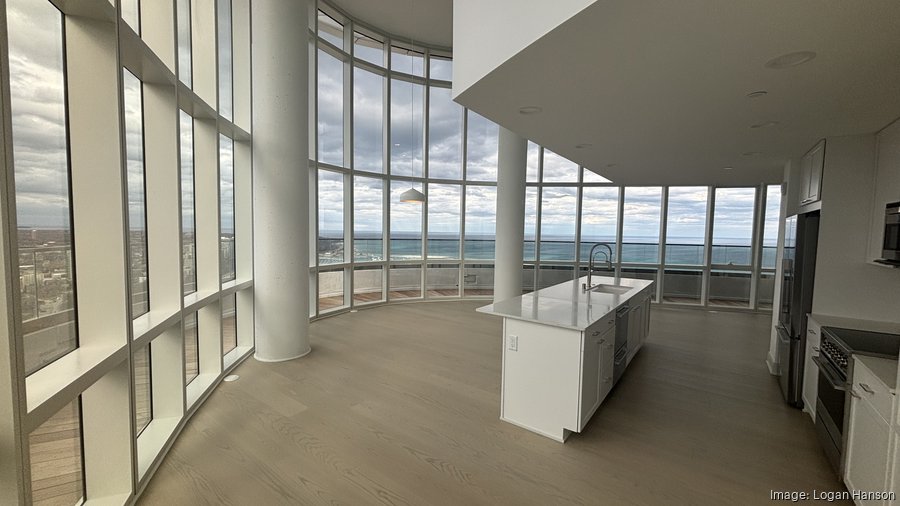 Penthouse Buildings Rentals Downtown Milwaukee photo