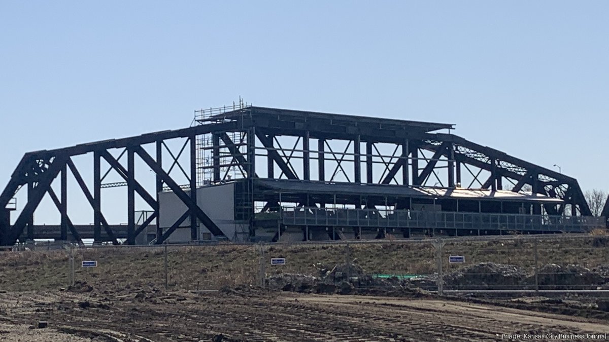 Rock Island Bridge redevelopment delayed again, now targeting fall opening