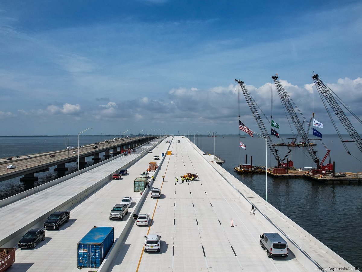 みなとみらい運河　Ｆ１００ みなとみらい運河 F100 みなとみらい運河 F100 みなとみらい運河