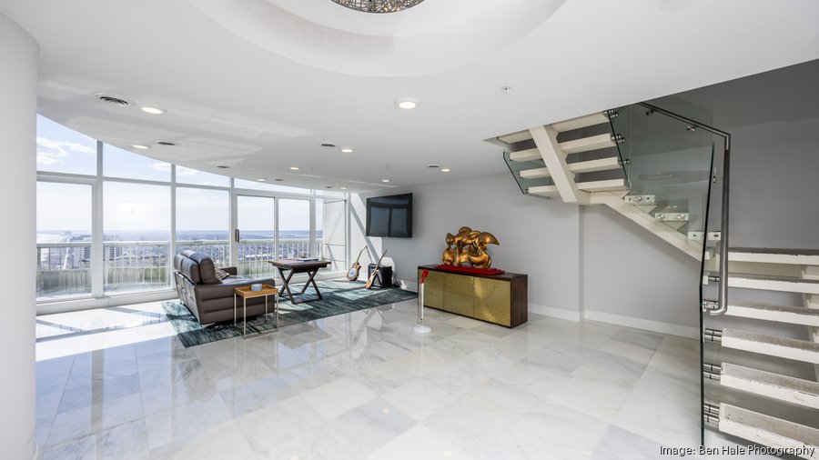 A closer look at Pre Owned Penthouse Phoenix