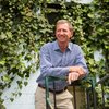 ジャーナルプロフィール：Garry Merritt Channelsそれを保護するためのドライブへの丘の国の愛