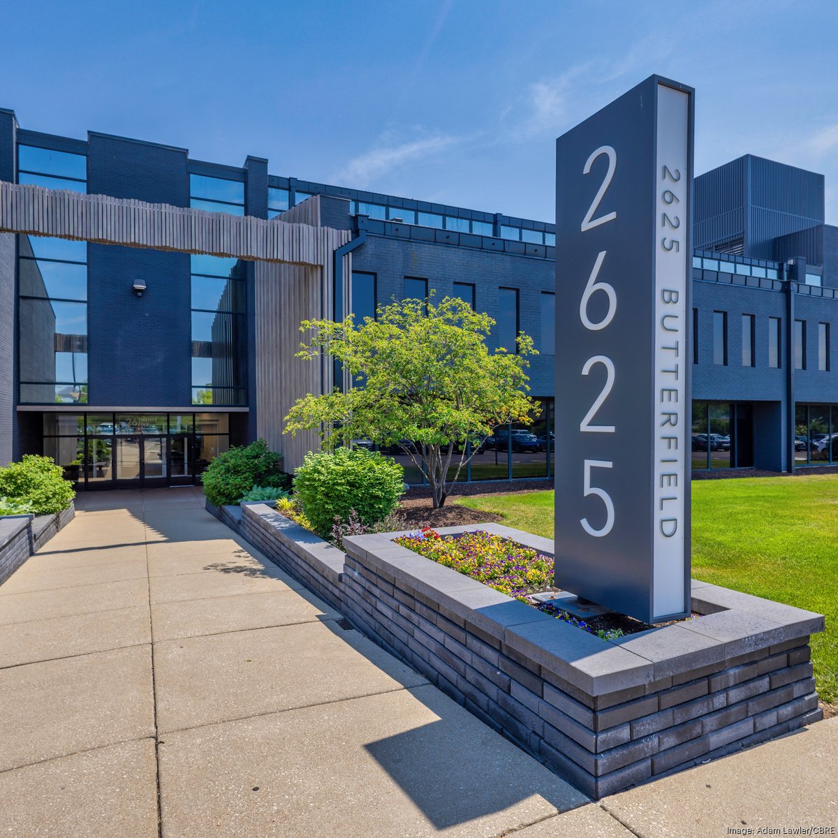 Chicago investor buys Oak Brook office building - Chicago Business