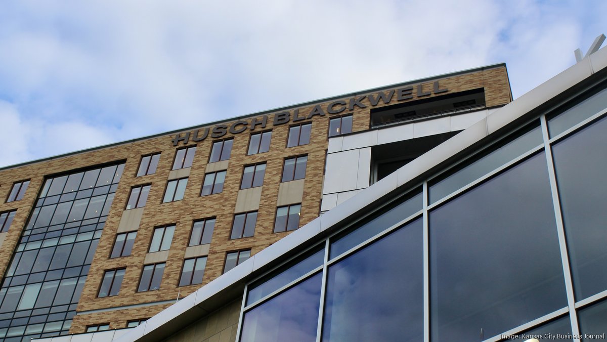 Husch Blackwell moves to dismiss class action over retirement plan contributions