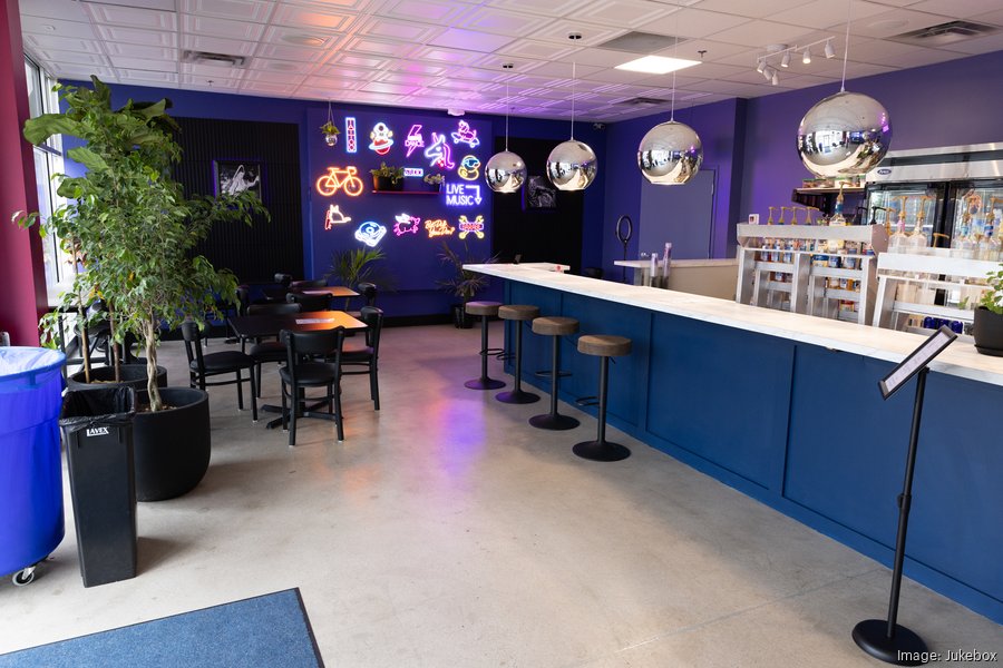 Sparkling beverage studio billing itself as first-of-its-kind opens in Deerfield Towne Center
