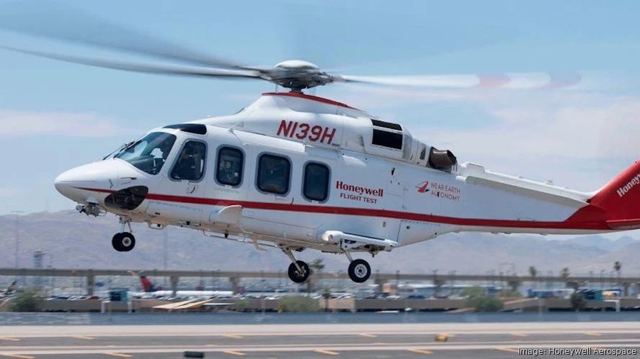 航空機・ヘリコプター Excellence in Flight Blackhawk arriving into Verticon 2026 @xpservices_ @verticon_byvai